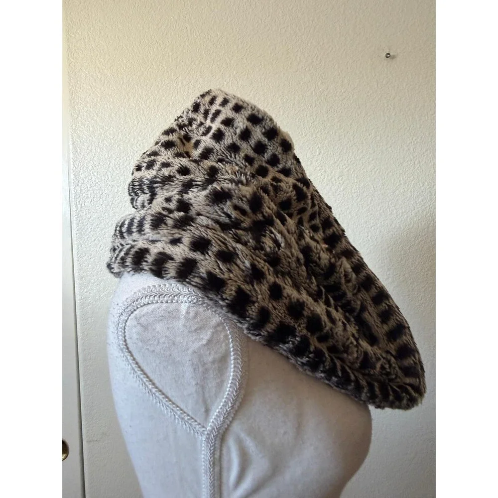 Anthropologie sleeping on snow Faux Fur Cowl Neck Snood Gray Leopard One Size